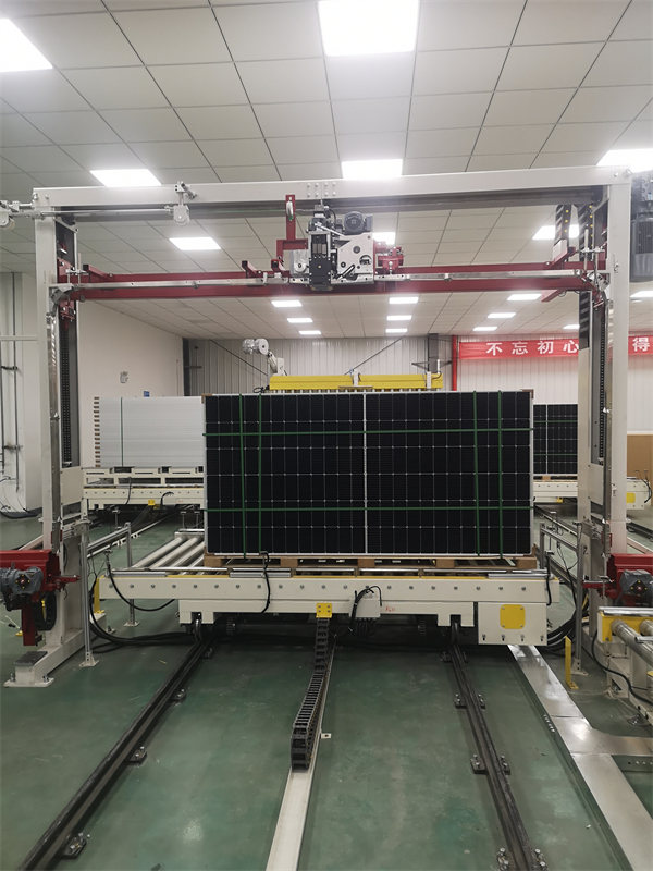 第三張、組件內(nèi)包穿件打包機(jī).jpg
